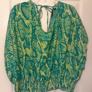 Sofia Vergara green/yellow top